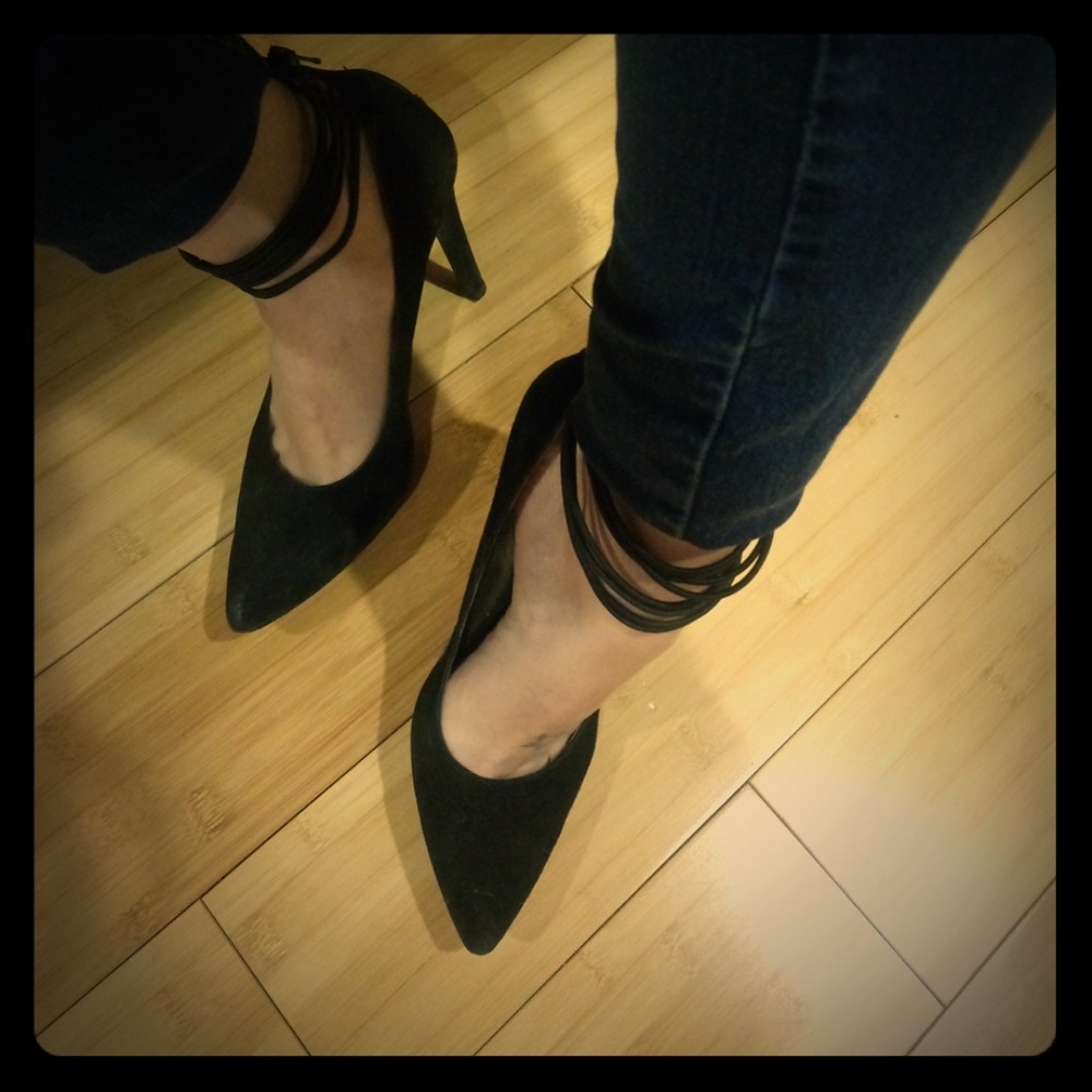 BCBG Paris black heels